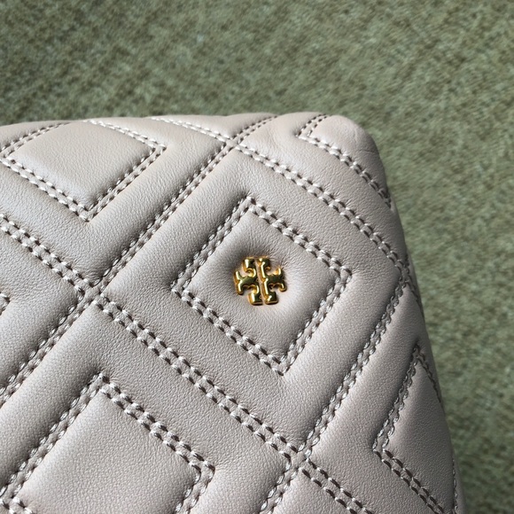 [SOLd] Fleming Quilted Leather Tote - Picture 2 of 8